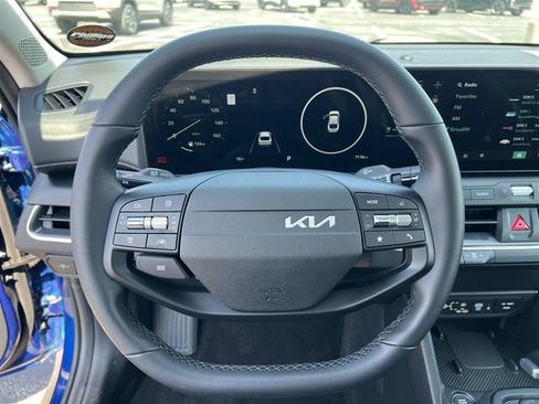 Used 2025 Kia K4 EX image 14