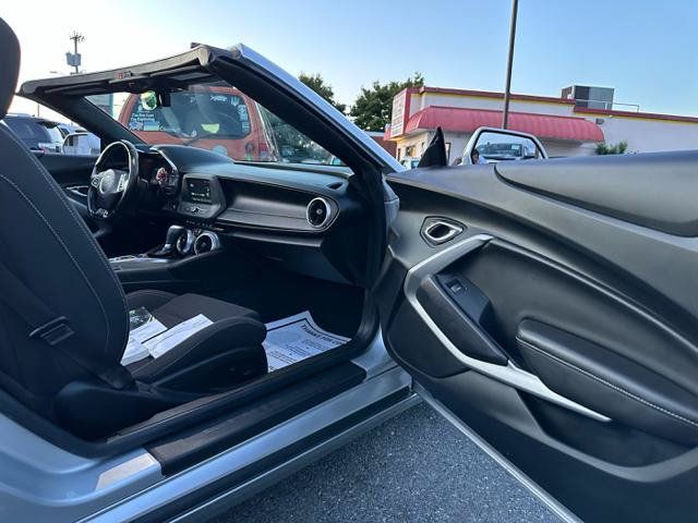 Used 2017 Chevrolet Camaro LT RWD image 16