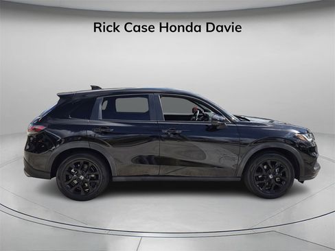 Certified 2023 Honda HR-V Sport image 3