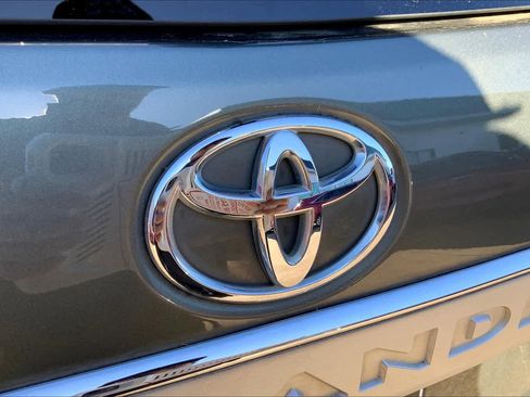 Used 2010 Toyota Highlander Limited image 9