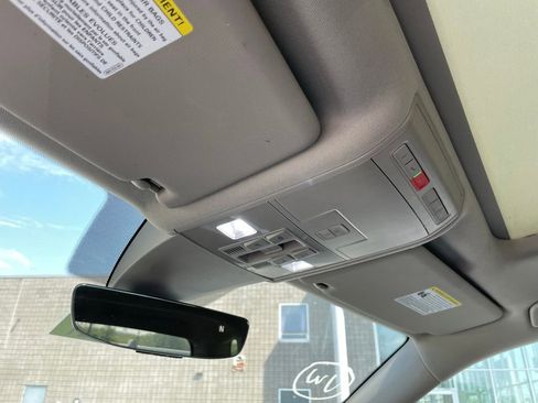 Used 2019 Volkswagen Atlas SE w/ Panoramic Sunroof Package image 22