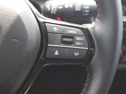 Used 2025 Honda HR-V Sport image 14
