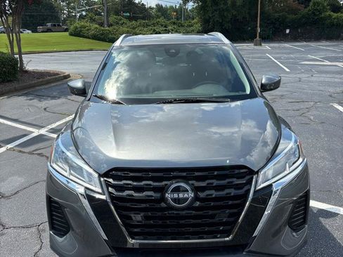 Used 2024 Nissan Kicks SV FWD image 2
