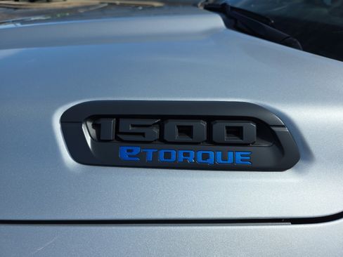 New 2026 RAM 1500 4x4 Crew Cab image 9