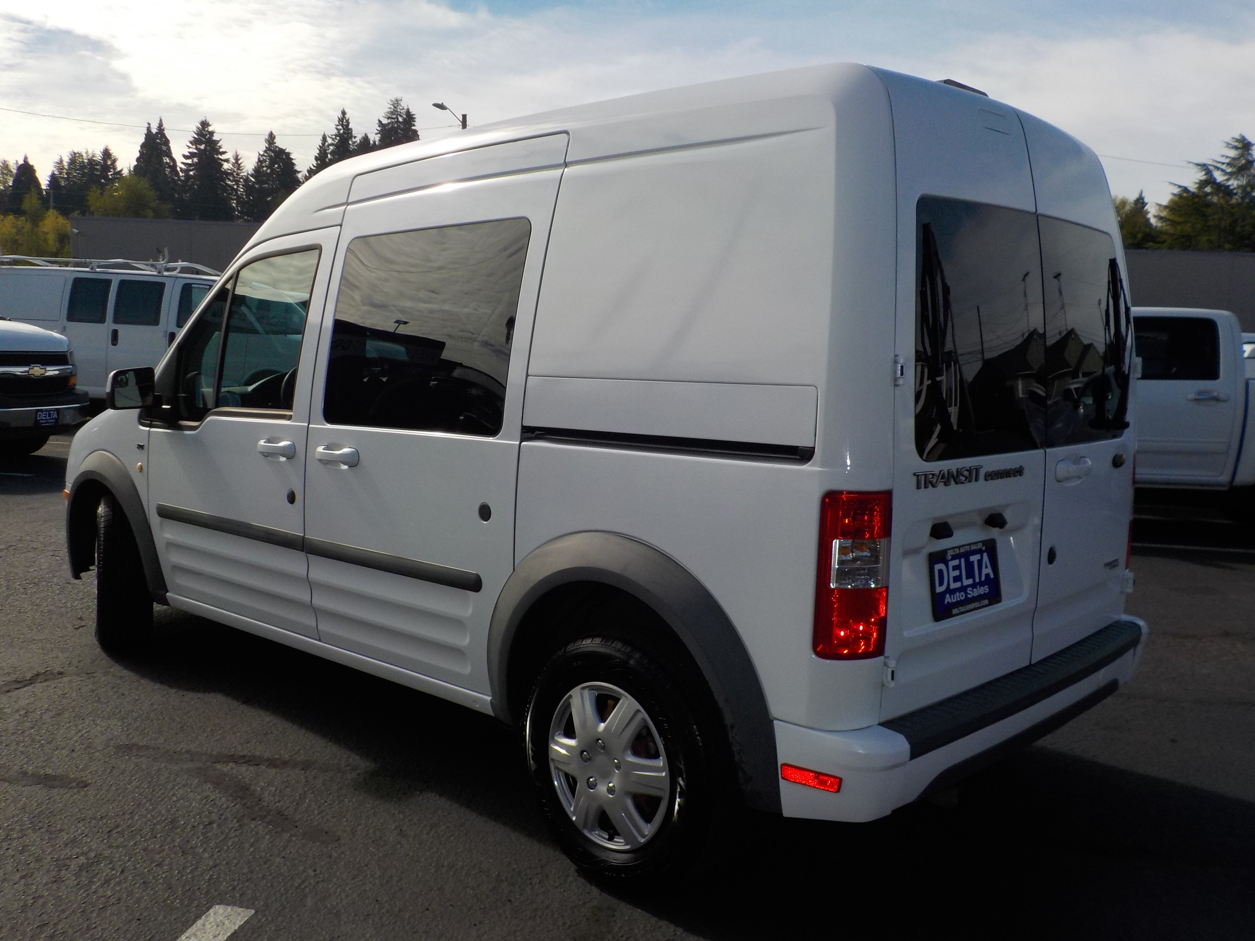 Used 2011 Ford Transit Connect XLT FWD image 7