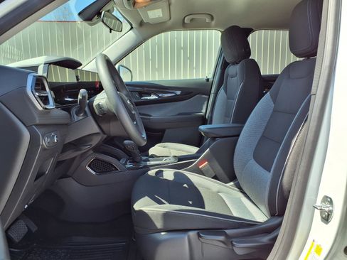 Used 2025 Chevrolet TrailBlazer LT image 12