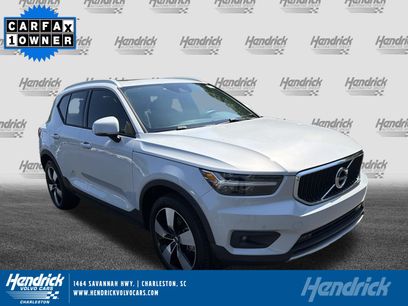 Used 2021 Volvo XC40 T5 Momentum
