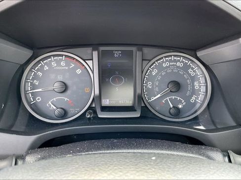 Used 2016 Toyota Tacoma TRD Off-Road w/ Towing Package image 10