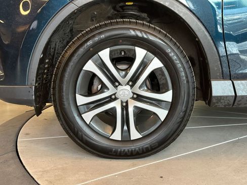 Used 2018 Toyota RAV4 LE w/ All Weather Liner Package AWD/4WD image 25