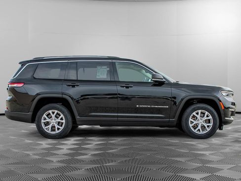 Used 2022 Jeep Grand Cherokee L Limited AWD/4WD image 2