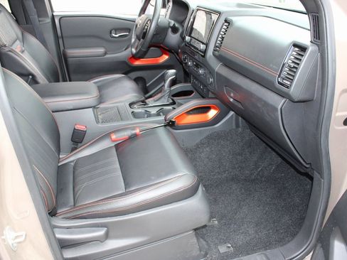 Used 2024 Nissan Frontier PRO-4X w/ Pro Premium Package image 17