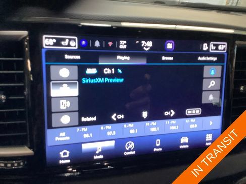 Certified 2026 Chrysler Pacifica Select FWD image 36
