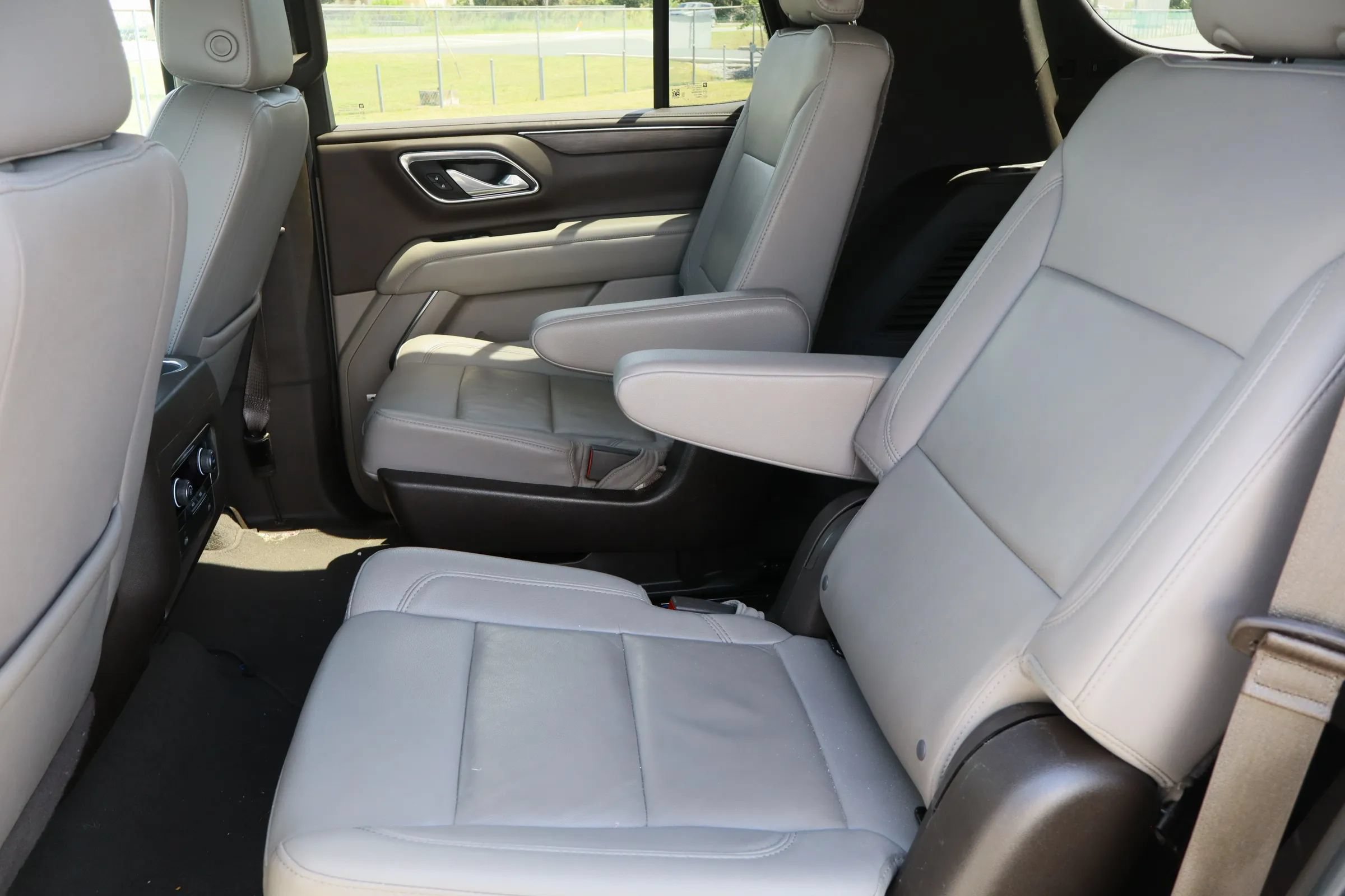 Used 2024 Chevrolet Tahoe LT RWD image 23