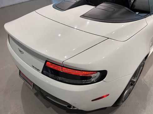 Used 2013 Aston Martin V8 Vantage Roadster RWD image 18