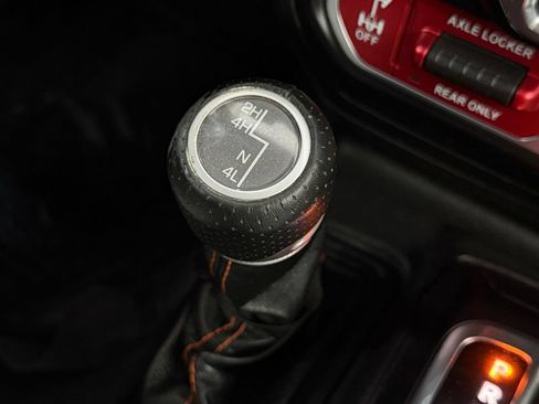 Used 2021 Jeep Gladiator Mojave AWD/4WD image 32