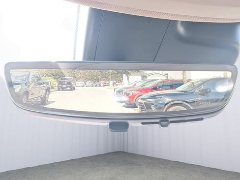 Certified 2021 Buick Envision Avenir w/ Technology Package II AWD/4WD image 31