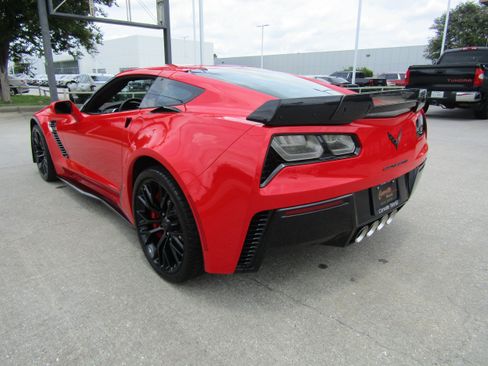 Used 2016 Chevrolet Corvette Z06 w/ 3LZ Preferred Equipment Group RWD image 7