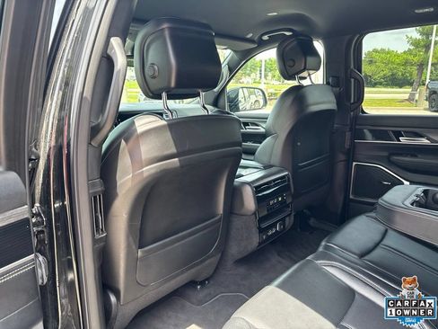 Used 2024 Jeep Wagoneer L Series II w/ Flexible Seating Group AWD/4WD image 41