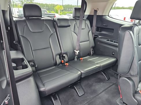 Used 2025 Kia Telluride S FWD image 16