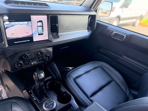 Used 2025 Ford Bronco Badlands AWD/4WD image 18