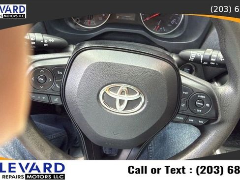 Used 2021 Toyota RAV4 XLE AWD/4WD image 20
