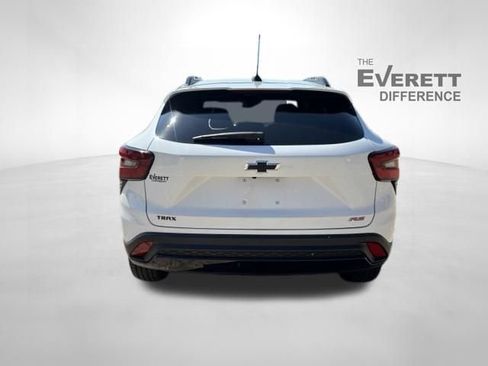 New 2026 Chevrolet Trax RS w/ Sunroof Package FWD image 6