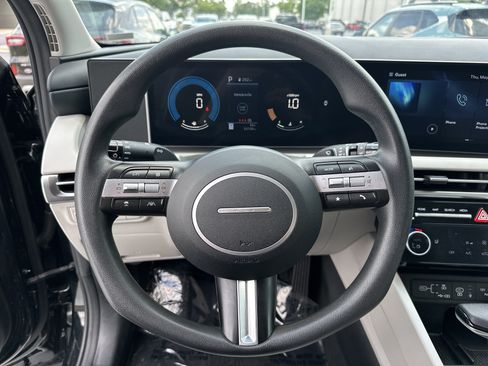 Used 2025 Hyundai Tucson SEL FWD image 18