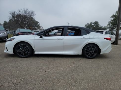Used 2025 Toyota Camry XSE w/ Premium Package image 8