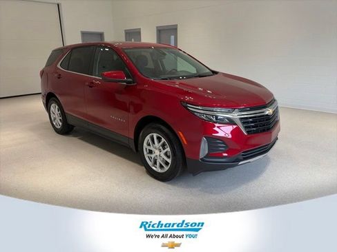 Certified 2024 Chevrolet Equinox LT w/ LPO, Floor Liner Package FWD image 1