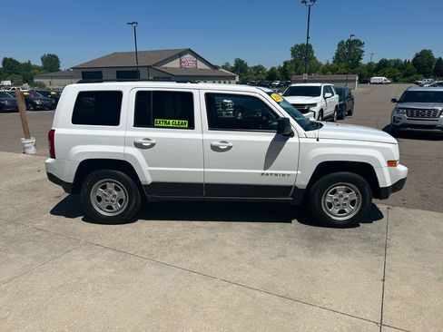Used 2016 Jeep Patriot Sport w/ Power Value Group FWD image 4