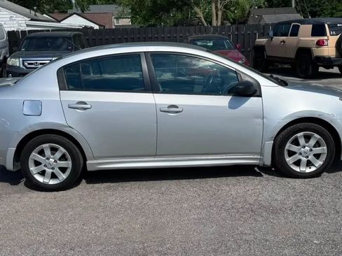 Used 2011 Nissan Sentra 2.0 SR FWD image 6