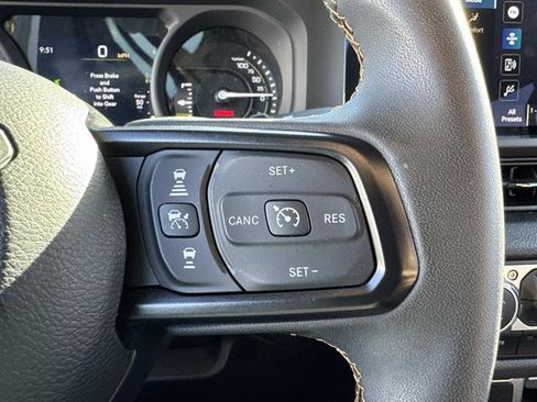 Used 2024 Jeep Wrangler Unlimited image 18