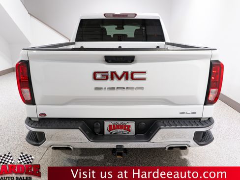 Used 2024 GMC Sierra 1500 SLE w/ X31 Off-Road Package AWD/4WD image 4