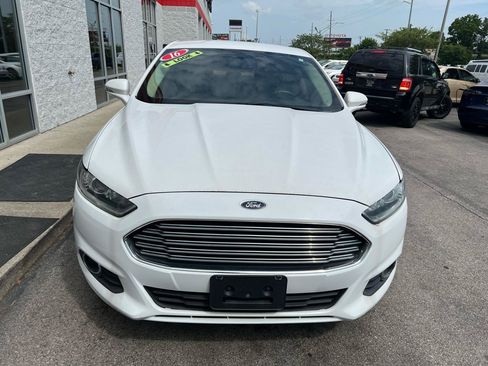 Used 2016 Ford Fusion SE w/ Equipment Group 202A FWD image 10