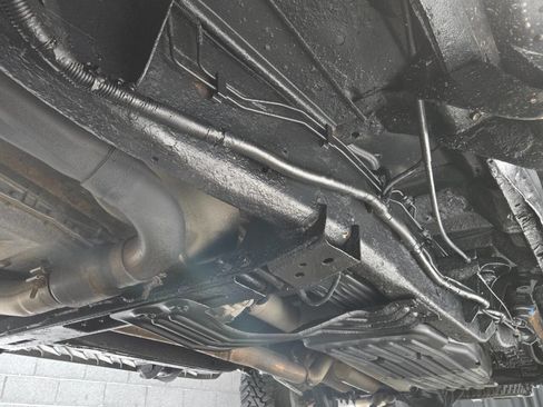 Used 2010 Ford F150 Raptor image 27