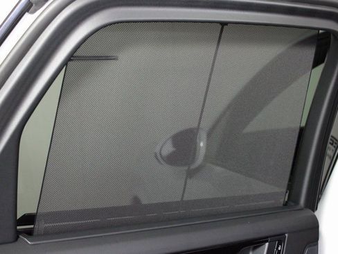 Certified 2025 Porsche Cayenne image 30