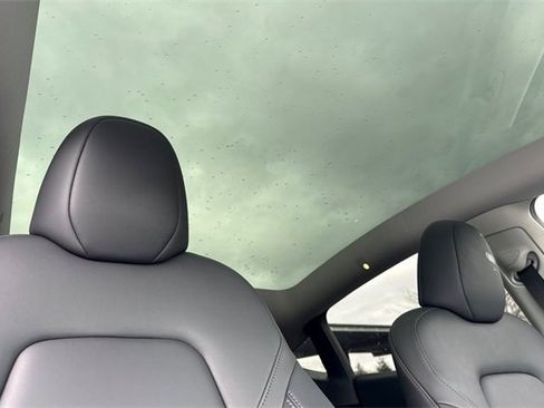 Used 2025 Tesla Model Y Long Range image 22