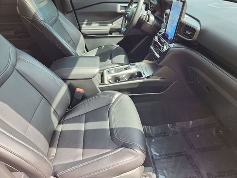 Used 2023 Ford Explorer ST w/ Equipment Group 401A AWD/4WD image 3