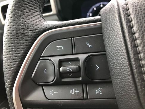 Used 2025 Toyota Tacoma TRD Sport image 5