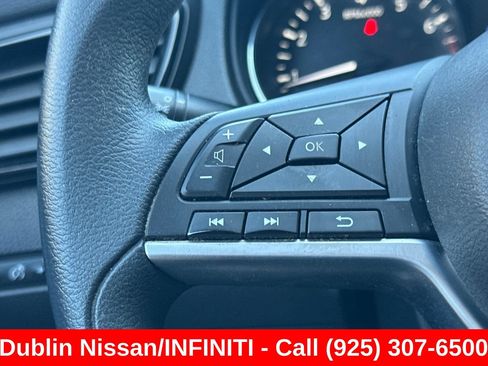 Used 2017 Nissan Rogue Sport SV AWD/4WD image 35