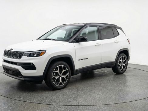 Used 2025 Jeep Compass Limited AWD/4WD image 3