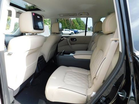 Used 2022 Nissan Armada Platinum w/ Captain's Chairs Package AWD/4WD image 9