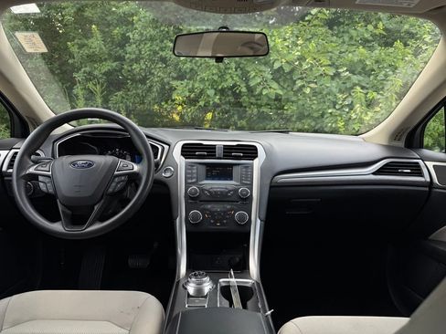 Used 2018 Ford Fusion S FWD image 27