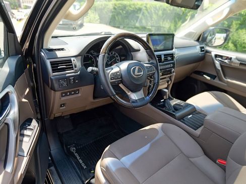 Used 2023 Lexus GX 460 Premium w/ Premium Package AWD/4WD image 16