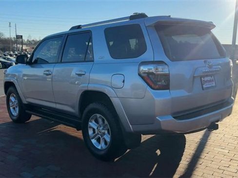 Used 2022 Toyota 4Runner SR5 Premium image 9
