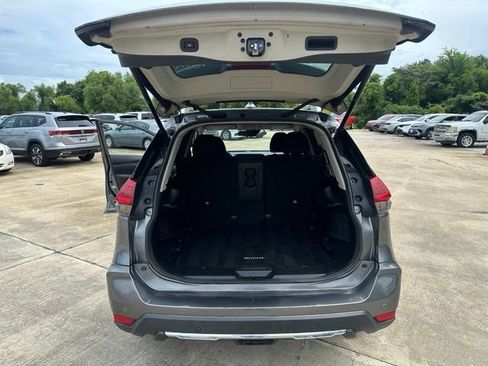 Used 2020 Nissan Rogue SV FWD image 12