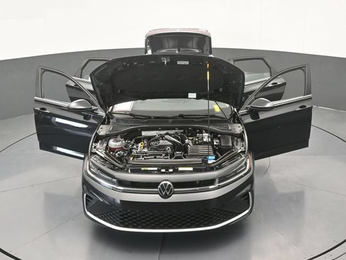 Used 2025 Volkswagen Jetta SE FWD image 68