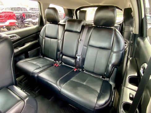 Used 2020 Nissan Pathfinder SL AWD/4WD image 24