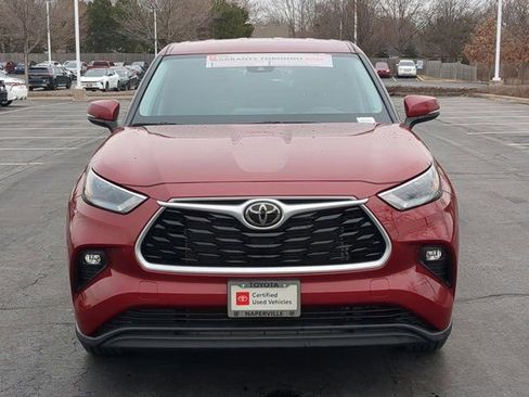 Used 2023 Toyota Highlander LE image 4