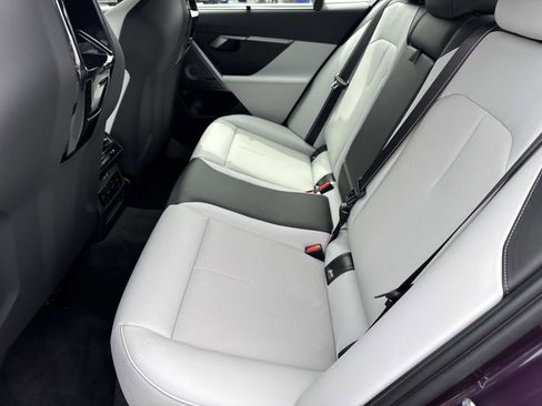 Used 2025 BMW M5 w/ Carbon Package AWD/4WD image 11